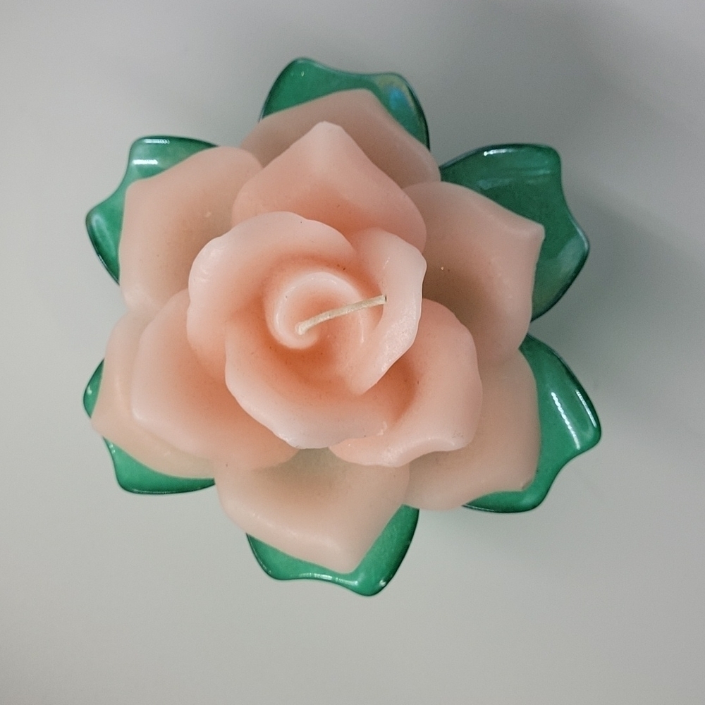 Rose Shaped Candle with Base / K-Kina